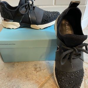 Women’s black rhinestone tennis shoes